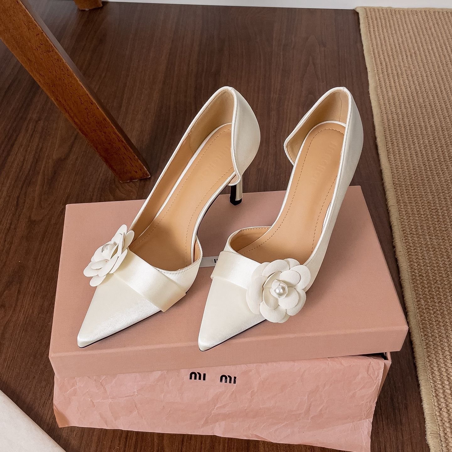 Satijnen spitse stiletto pumps - Women Formal Wear Sale recensie en prijs